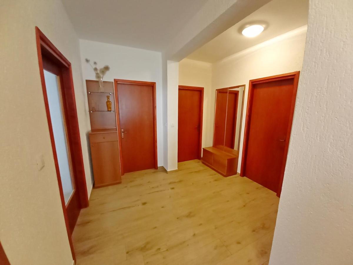Apartments Tina & Denis Pula Bagian luar foto